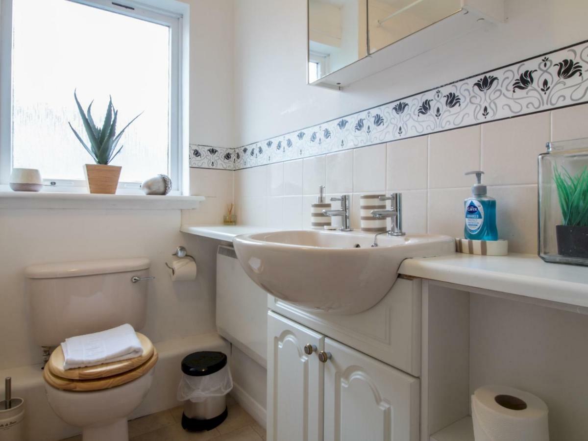 Bright & Tranquil Apartment Near City Centre With Free Parking! Edinburgh Eksteriør billede